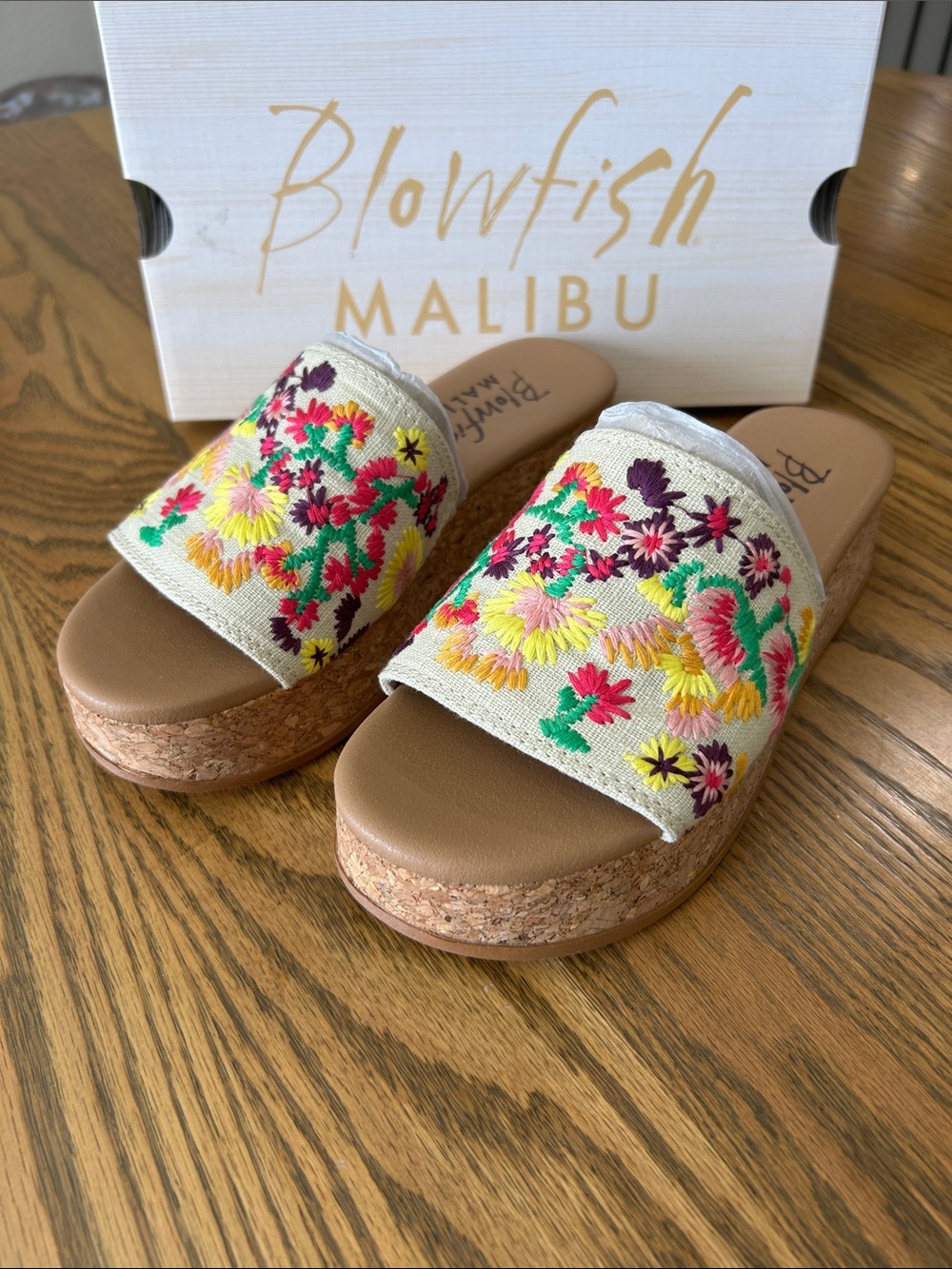 Blowfish Malibu Marshlo Wedge Embroidered Floral Platform Slide, size 7, NIB